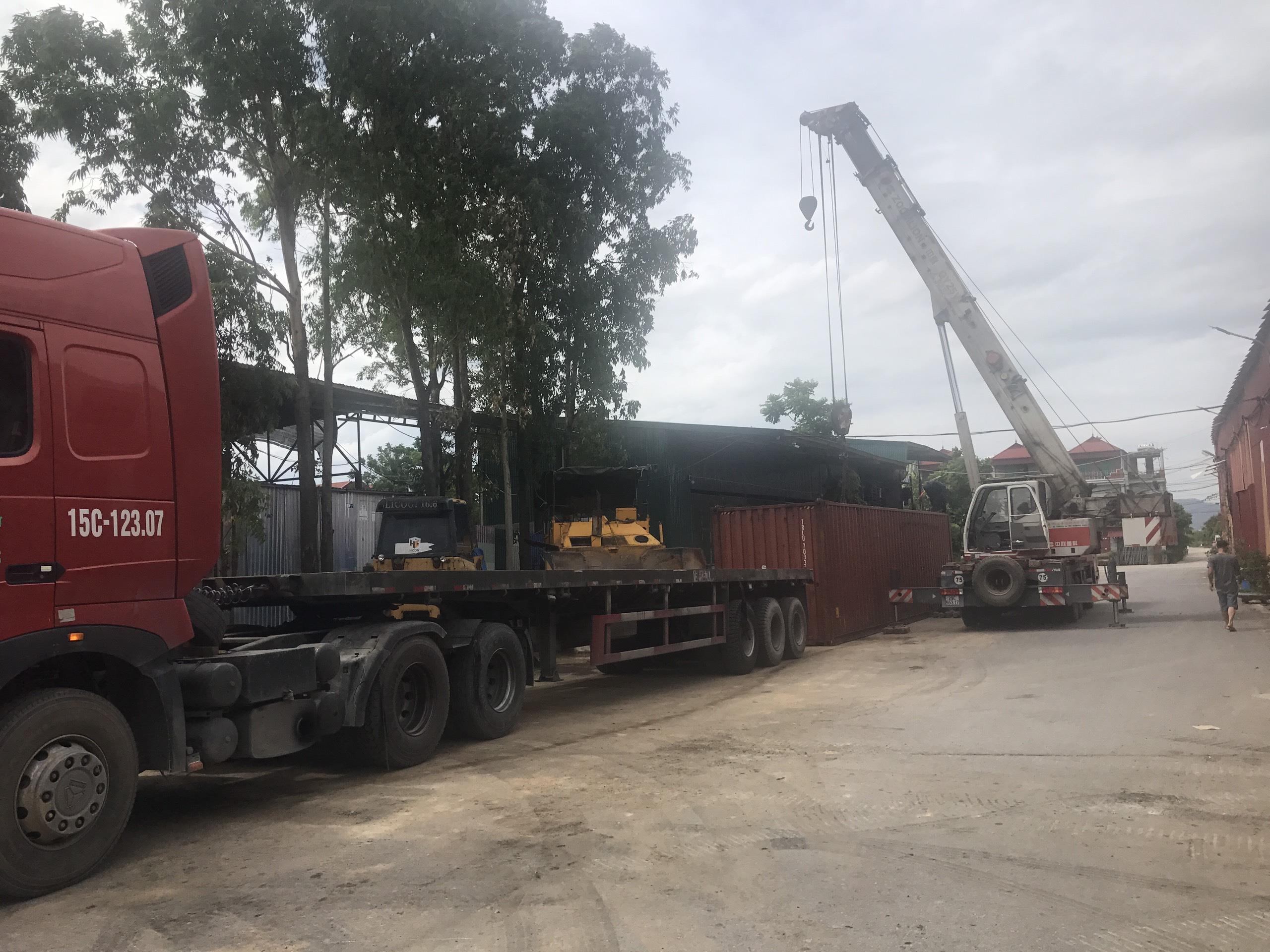 Rút container hàng nhập khẩu về bãi- C.ty Nam Hải