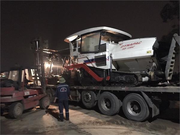 Dịch vụ vận chuyển máy công trình
